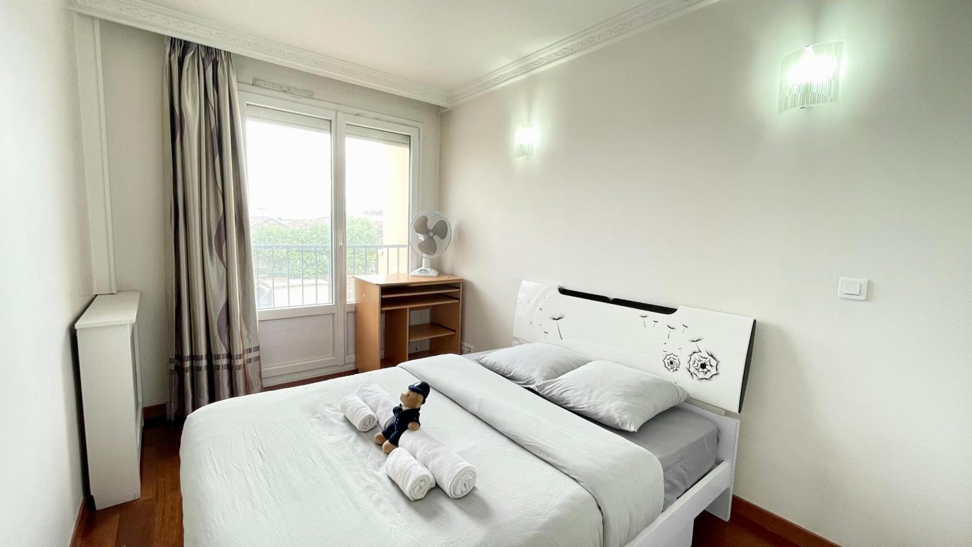108 - Spacieux De 90m2 Apartment Aubervilliers