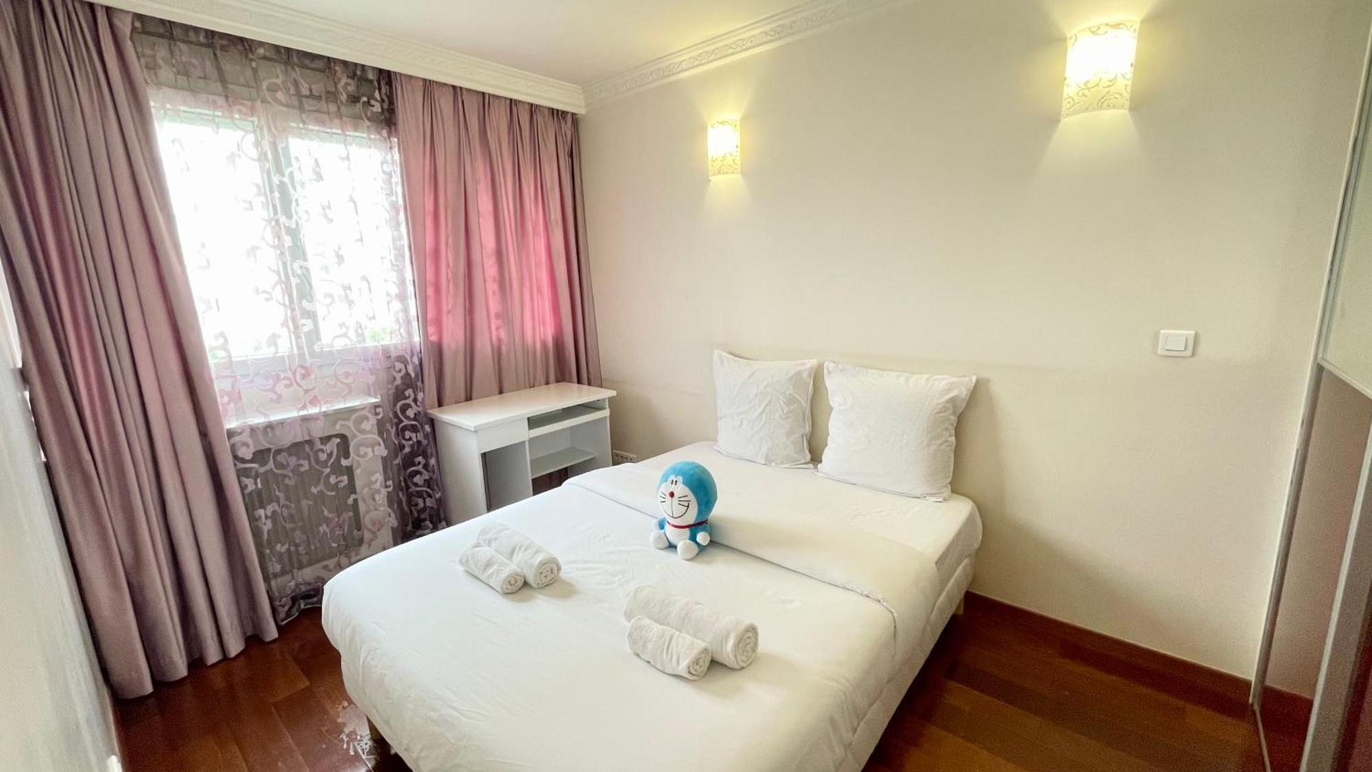 108 - Spacieux De 90m2 * Aubervilliers