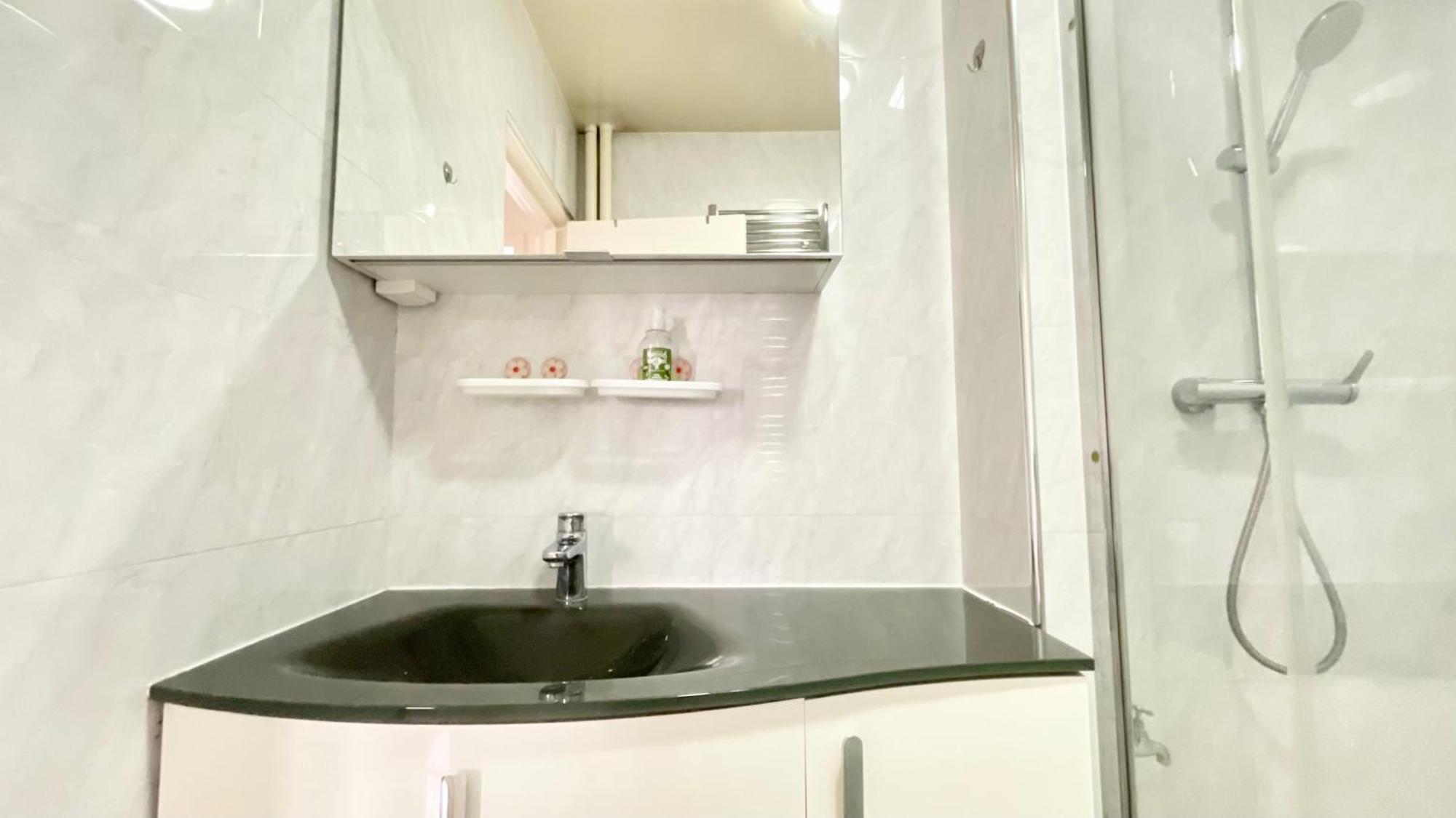 108 - Spacieux De 90m2 Apartment *